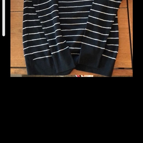 Gap Black and white stripe Tunic Sweater Long Sleeve V Neck Pullover M - Picture 4 of 5